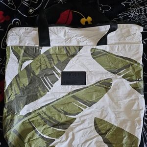 Aloha Collection Lu'au Palm Leaf Daytripper Bag